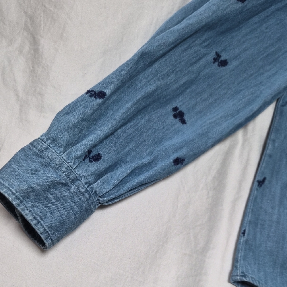 Blue Ruffled Button-Up Blouse - Picture 4 of 6